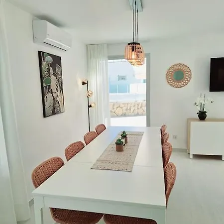Malibu Mogan Secret Pool - Piscina Privada Y Climatizada - Exclusive Heated Pool Villa *