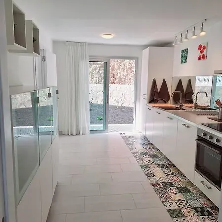 Malibu Mogan Secret Pool - Piscina Privada Y Climatizada - Exclusive Heated Pool Villa