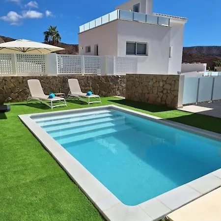 Malibu Mogan Secret Pool - Piscina Privada Y Climatizada - Exclusive Heated Pool Villa
